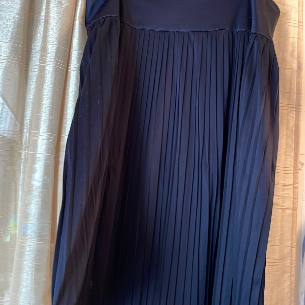 Women’s Pleaded Skirt. New with Tags